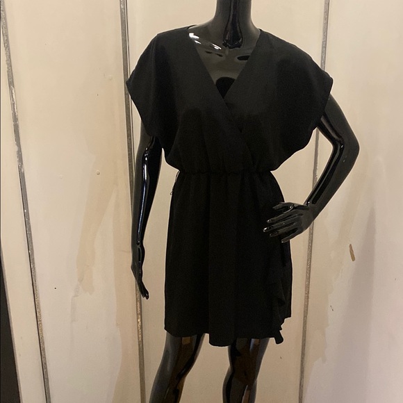 H&M Dresses & Skirts - Elegant Black Wrap Dress